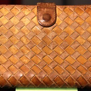 BOTTEGA VENETA INTRECCIATO LONG BIFOLD WALLET🌟💛